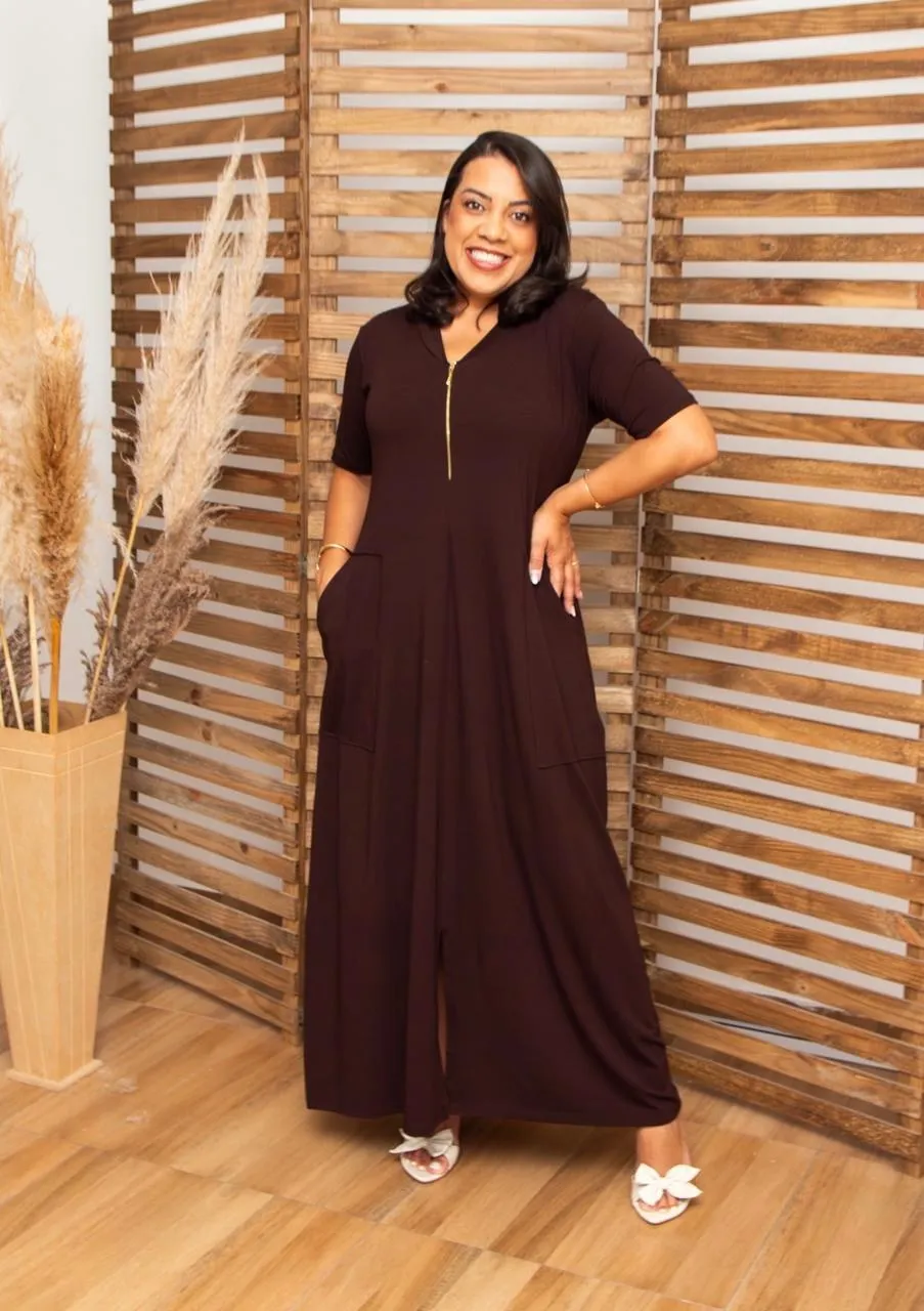 Vestido comprido castanho chocolate, de manga curta, com decote em V e fecho dourado
